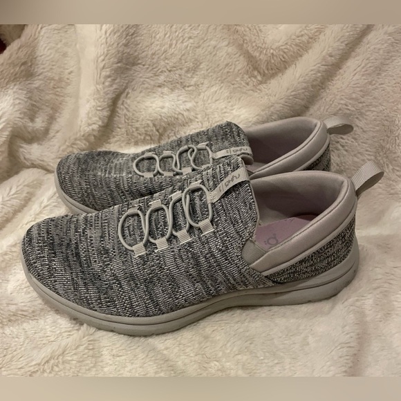 Ryka women’s 8.5 wide gray slip‎ on sneakers - Picture 1 of 4